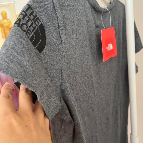 NorthFace Run NYC size small shirt NWT - Picture 2 of 3